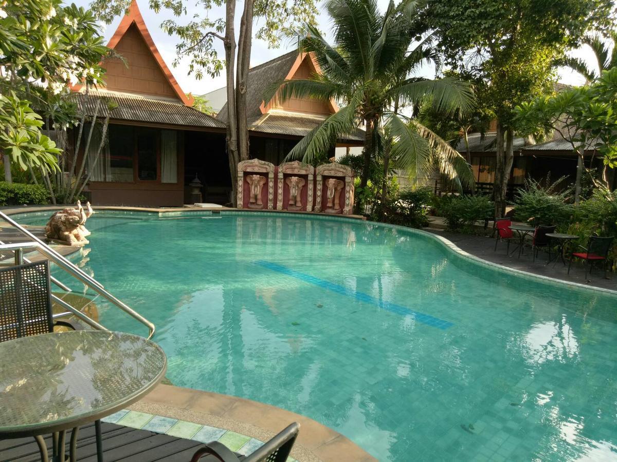 The Imperial Home Hotel Pak Kret Exterior foto
